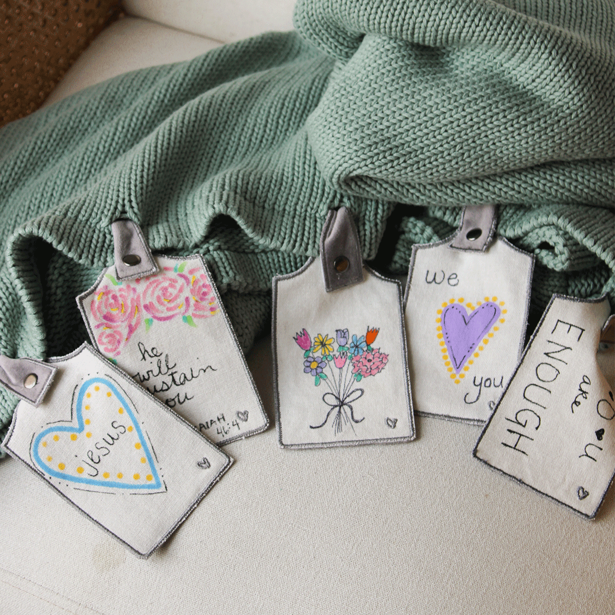 Big Hug® Writeable Tags (Pack of 12)