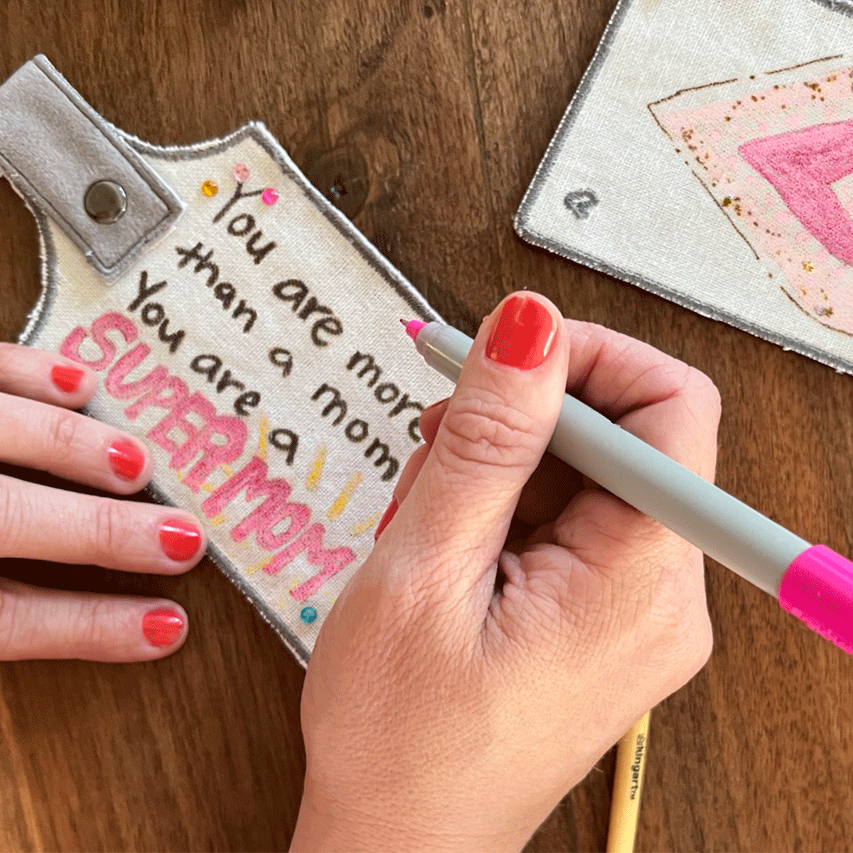 Big Hug® Writeable Tags (Pack of 12)